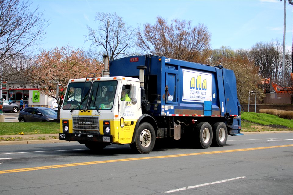 AAA truck 2175 | Mack LE Heil DP5000