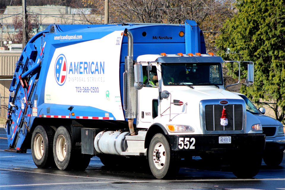 American Disposal Truck 552