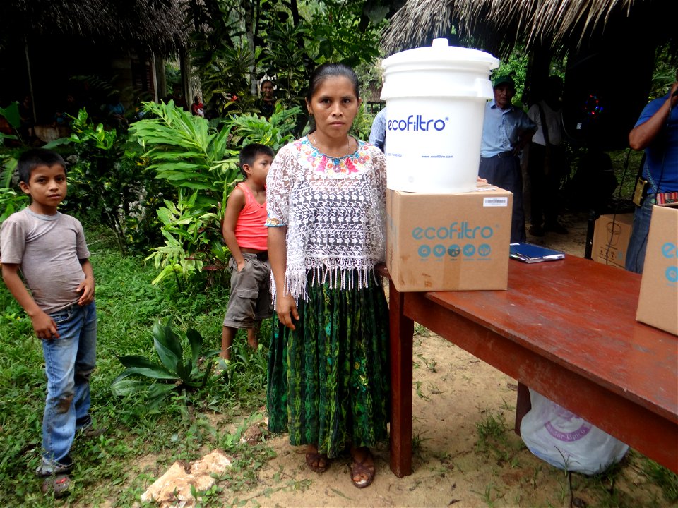 Acceso al Agua: Ecofiltro