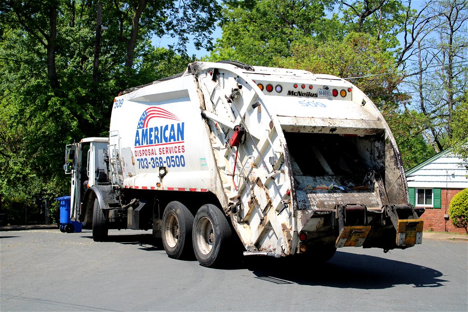 American Disposal Truck 509 | Mack LEU McNeilus XC-RL