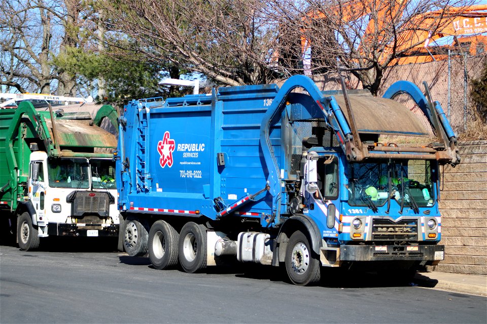Republic Services Mack and Waste Management Peterbilt