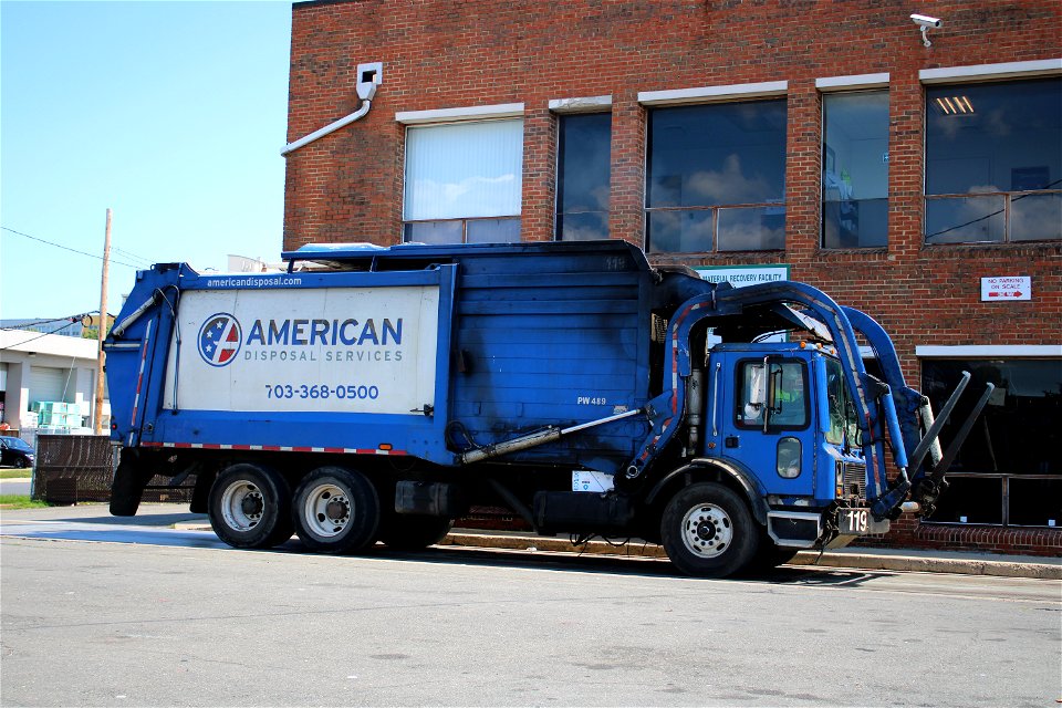 American Disposal truck 119 | Mack MR Heil Half/Pack