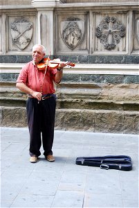 Wonderful Busker photo