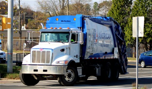 American Disposal Truck 572