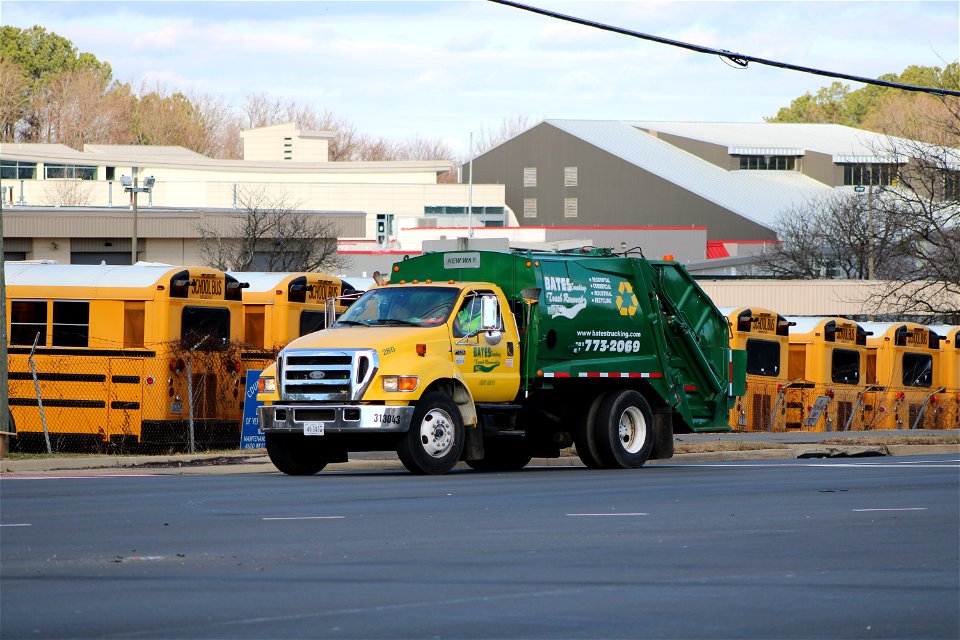 Ex CSI | Ford F750 New Way Viper photo