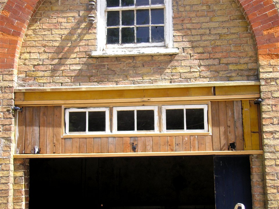 lodge sliding door.during.bJPG