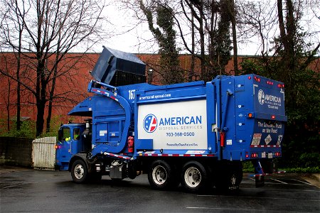 American Disposal truck 167 | Autocar ACX Mcneilus TG-CNG Atlantic series front loader photo