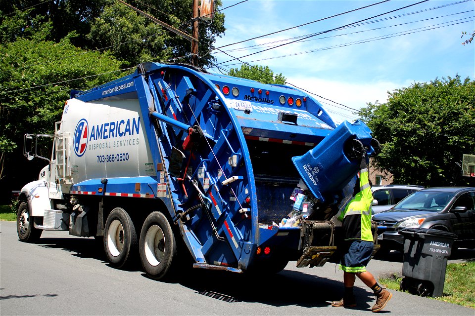 American Disposal truck 549 doing recycling