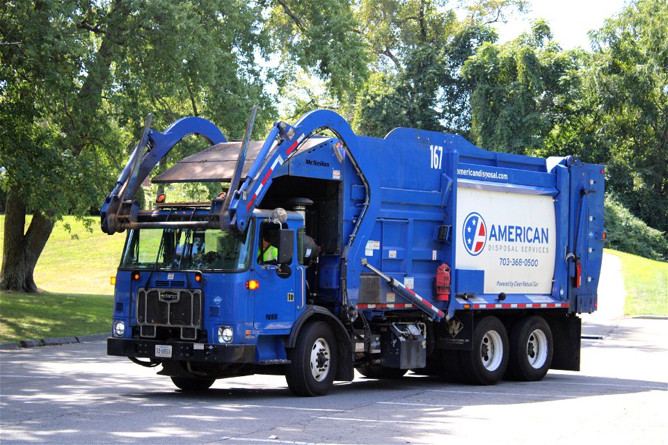 American Disposal truck 167 | Autocar ACX McNeilus Ngen Atlantic