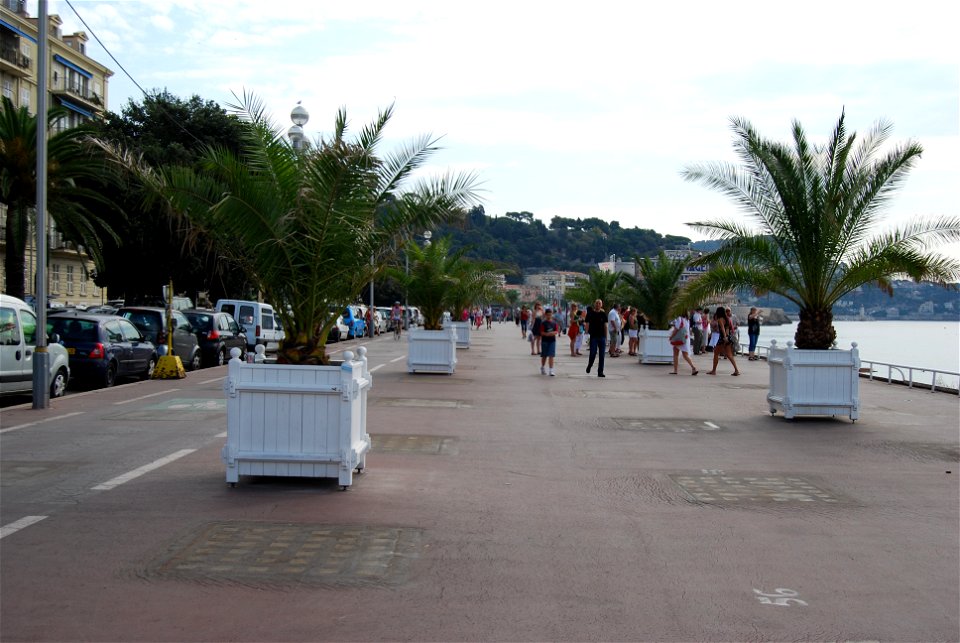 Looking along Promenade Des Anglais
