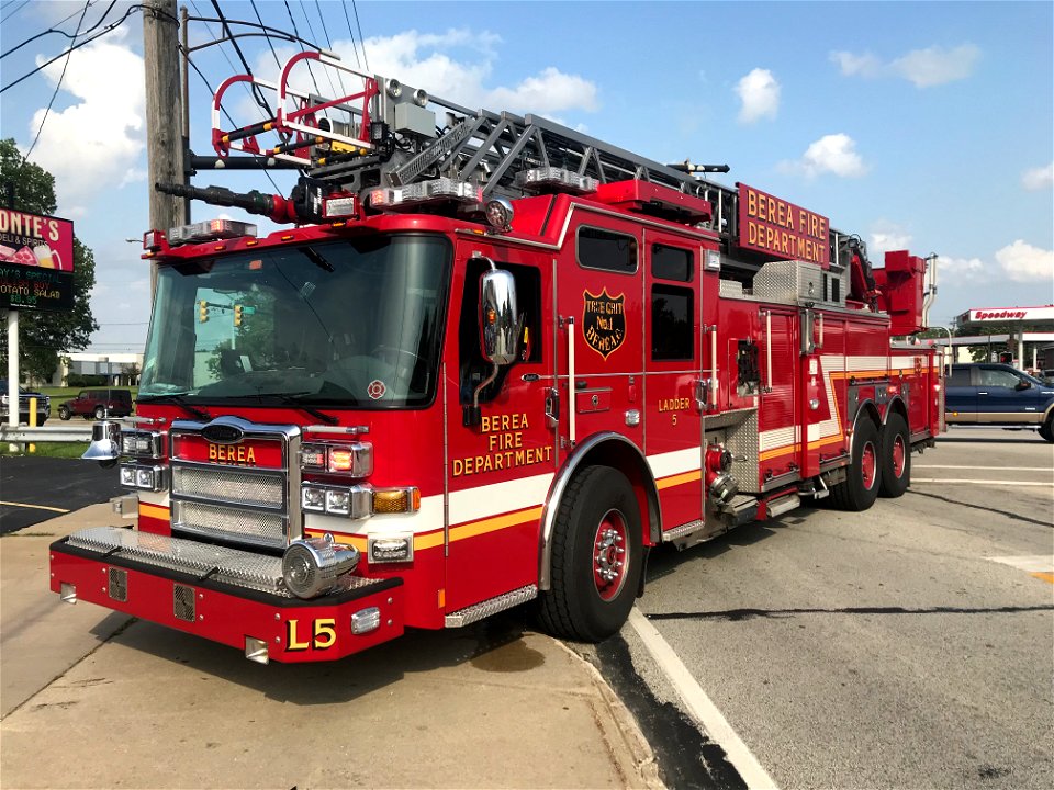 Berea Fire - Ladder 5 Truck (Pierce)