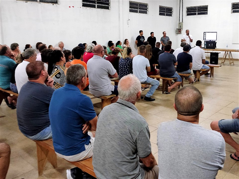 Reunião com moradores na localidade de Águas Mornas, bairro São Pedro