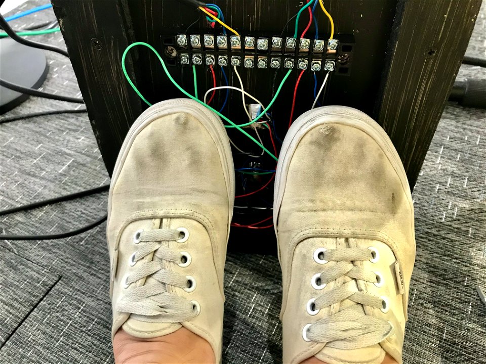 Dirty White Vans DIY today