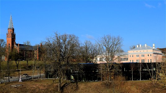 Viljandi Pauluse kirik, Viljandi gümnaasium
