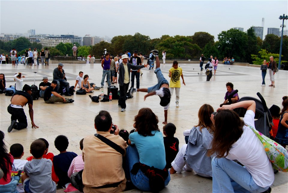 Dancers who spent more time on their hands