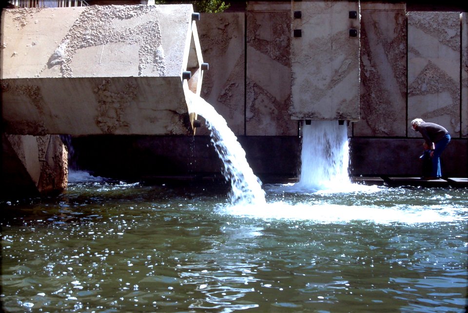 1976-05-CALI-SF-embarcadero-04