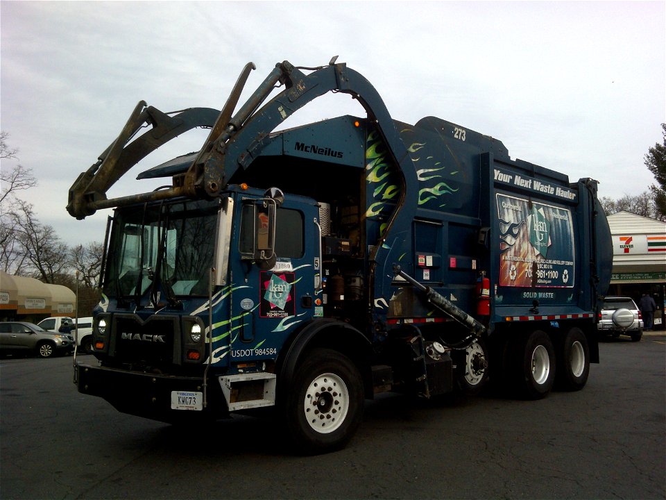 KMG Hauling Truck 273 | Mack MRU Mcneilus Atlantic series front loader