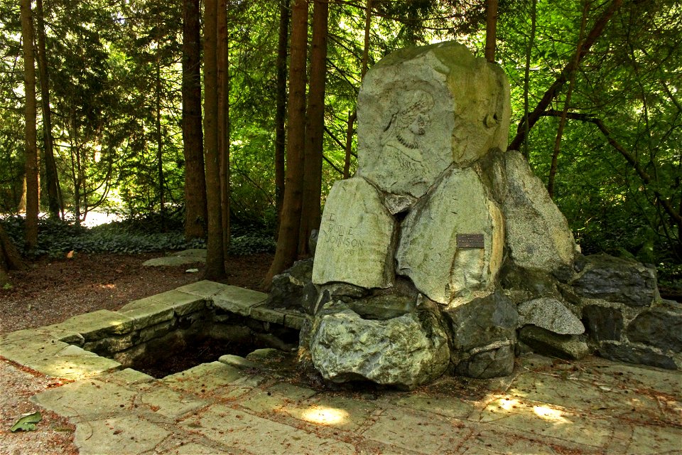 PAULINE JOHNSON MONUMENT