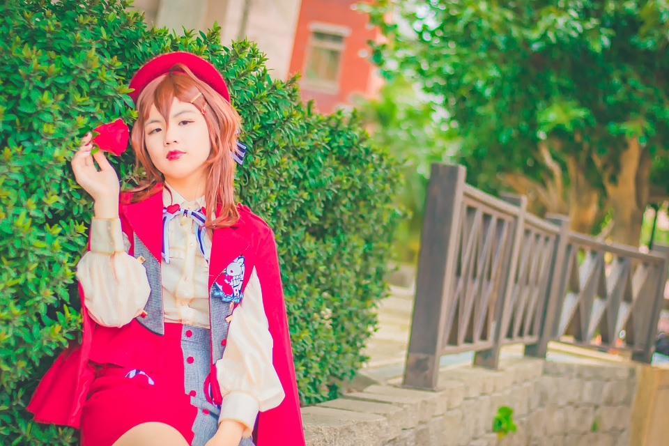 An unidentified Japanese anime cosplay pose