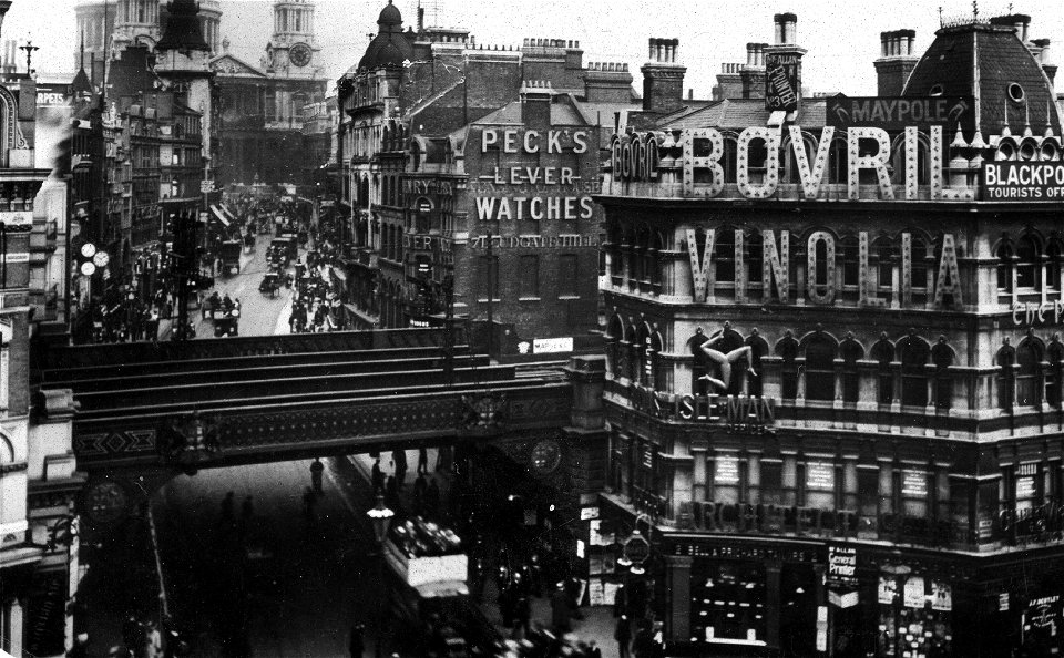 glc - ludgate hill looking to st pauls