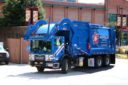 Republic Services truck 1373 | Brand New Mack TE Heil Sierra