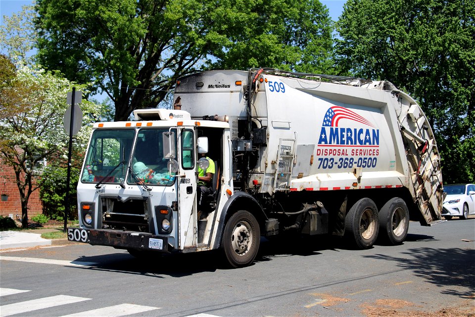 American Disposal Truck 509 | Mack LEU McNeilus XC-RL