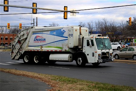 American Disposal Truck 512 photo