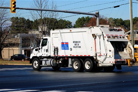 Fairfax County Truck 688 | Freightliner 114SD Heil DP5000 photo