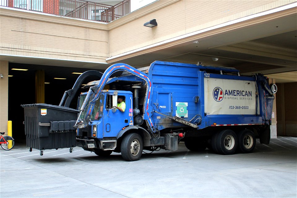 American Disposal Truck 122 | Mack MR Heil Half/Pack
