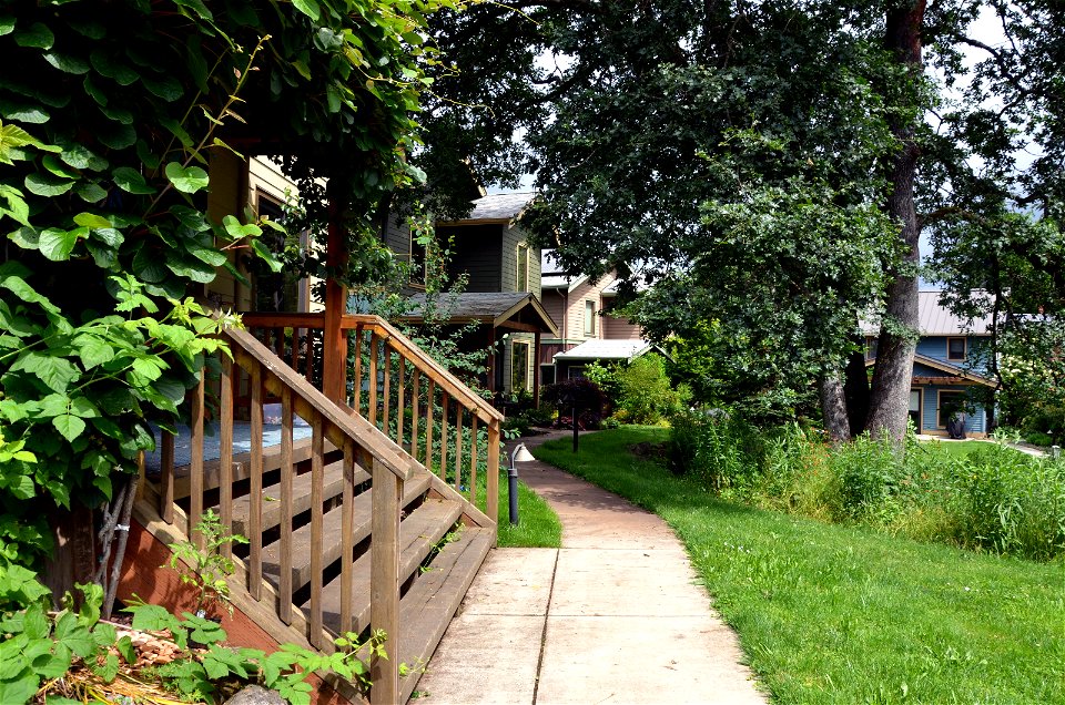 cully grove south side porch 1600
