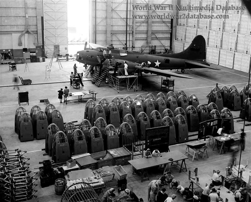 B-17F Flying Fortress at Douglas Aircraft's Long Beach Plant