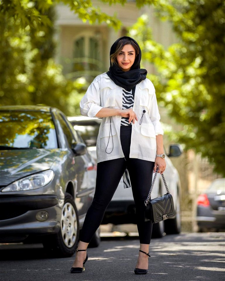 Golpush - Iranian Women Model Tehran, 2021, UHD Works (5) photo