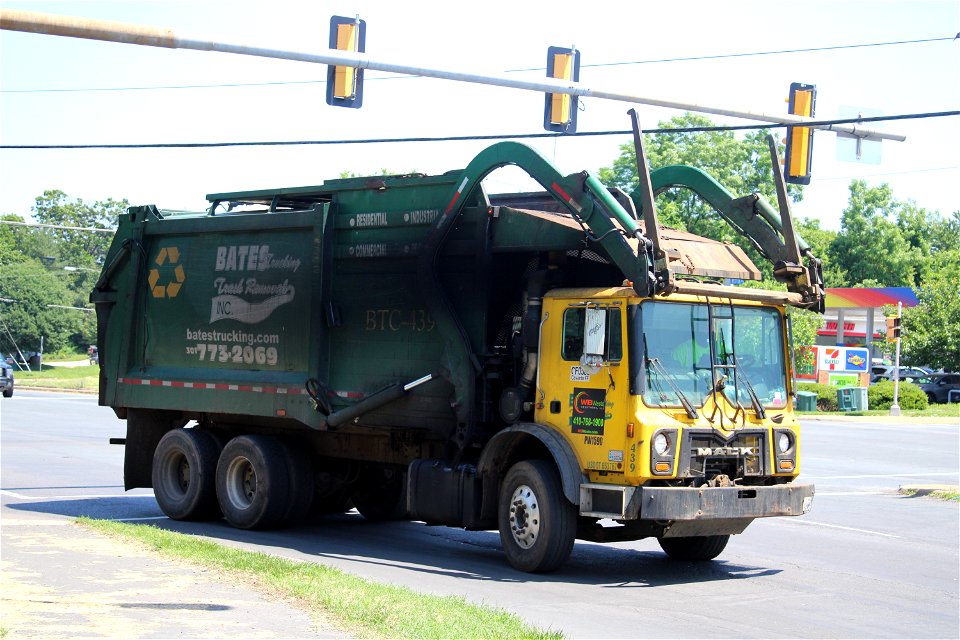 Ex Bates truck 439 | Mack MRU Heil Half/Pack