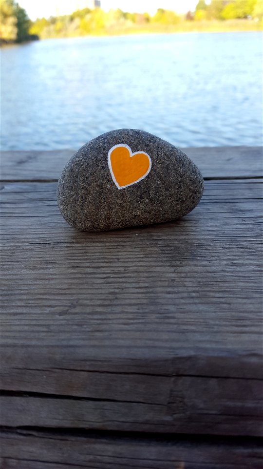 2020-09 natural 3 heart rock dock original