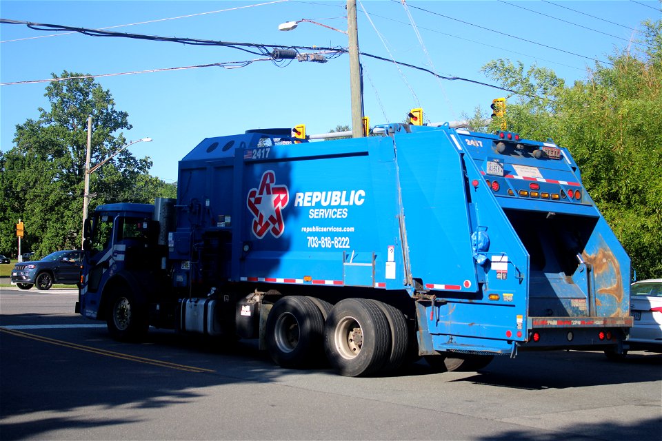 Republic Services truck 2417
