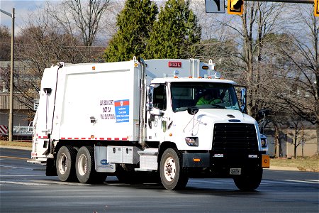 Fairfax City Truck 688 | Freightliner 114SD Heil DP5000 photo