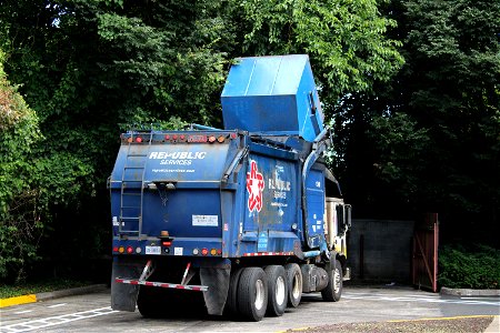 Ex AAA truck 1340 doing recycling | Mack MR Heil Half/Pack