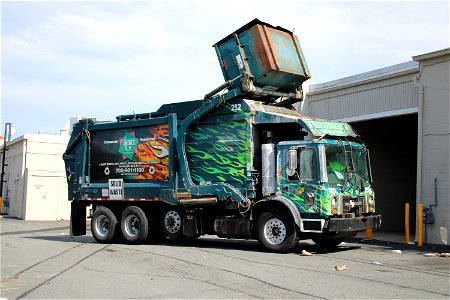 KMG truck 252 collecting trash photo