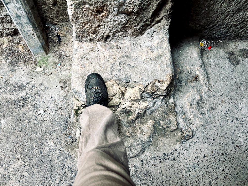 Rock-cut installation on Monolith-1