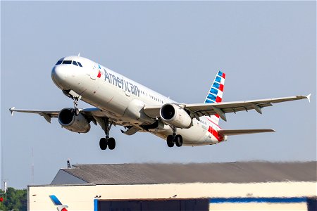 American A321-200 departing CLT