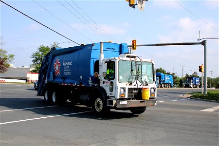 Republic Services truck 2052