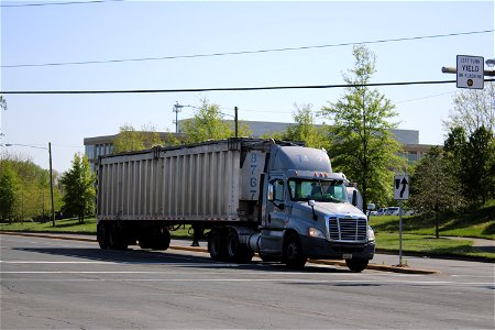 Fairfax County transfer truck photo
