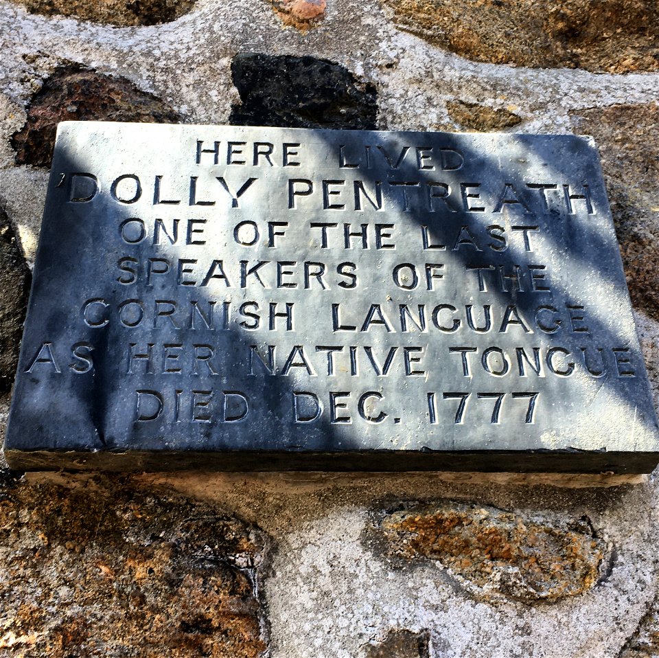 Plac Dolly Pentreath, Porthenys, A’ Chòrn
