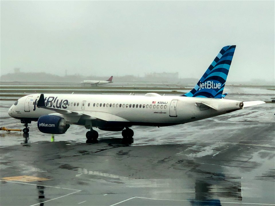 JetBlue A220-300 at BOS