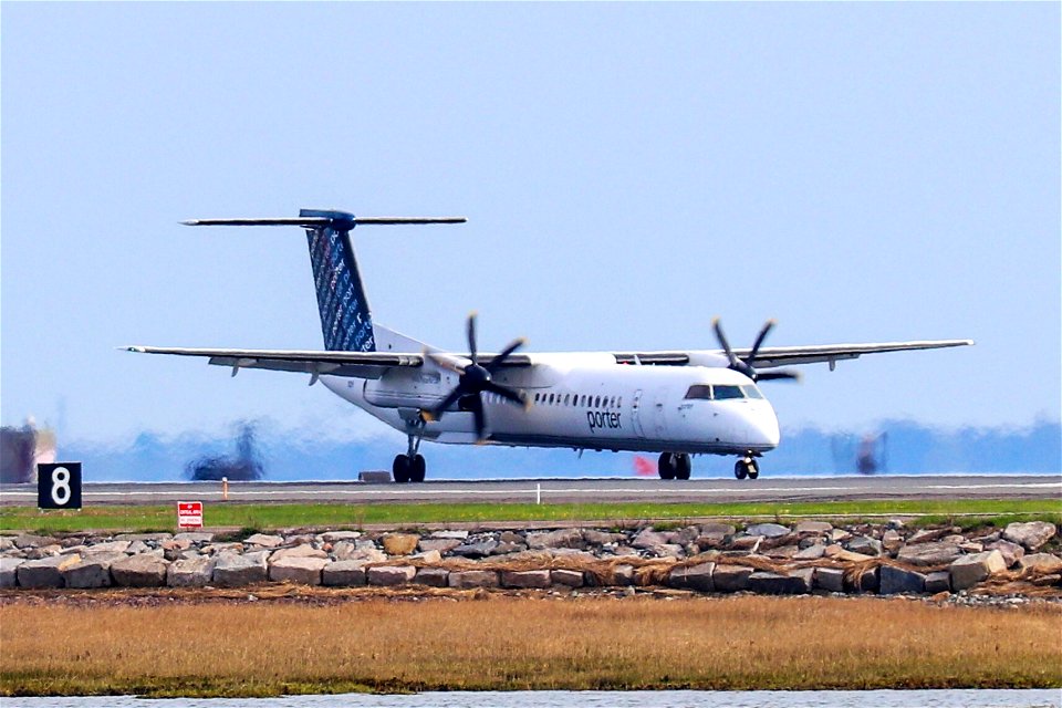 Porter Airlines DHC 8-400 arriving at BOS