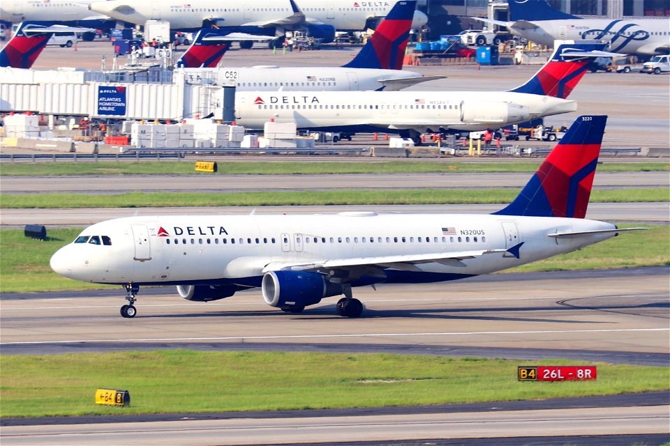 Delta Air Lines A320-200 departing ATL