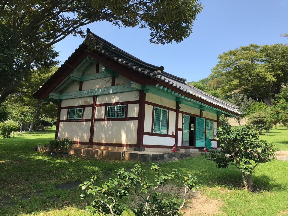 Chongryongsa in Tongyeong South Korea