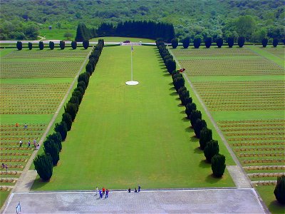 Ossuaire de Douaumont vue du haut photo