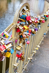 Bridge lovers romantic romanticism