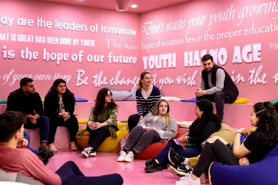 YEAs in Albania discuss future with Roma Youth